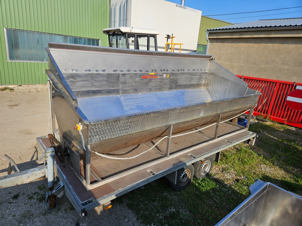 WOTTLE Übernahmetrog TFS 5000, gebraucht